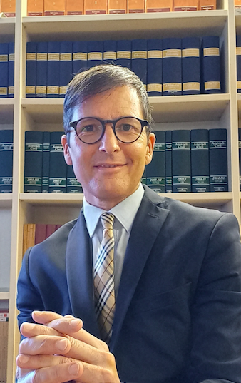 Abel Molina Iniesta, Anwalt für Ehe, Paare und Kinder akkreditiert.